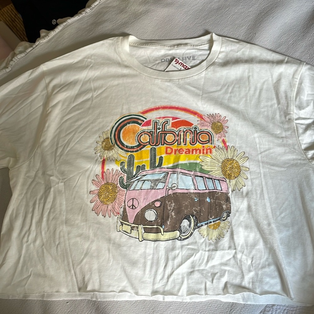 super soft cropped tshirt size L never worn great condition